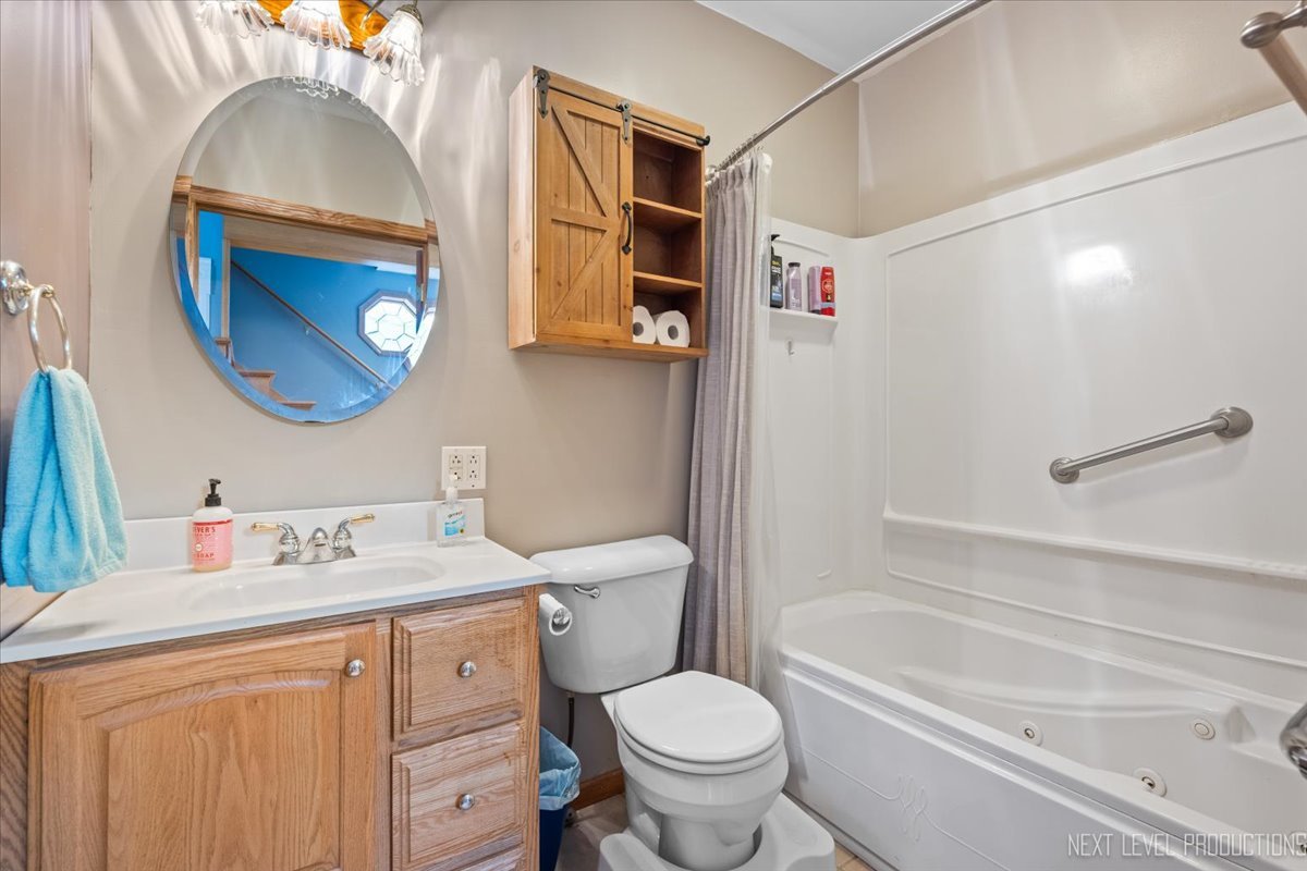 194 N May Street, Hinckley, IL 60520