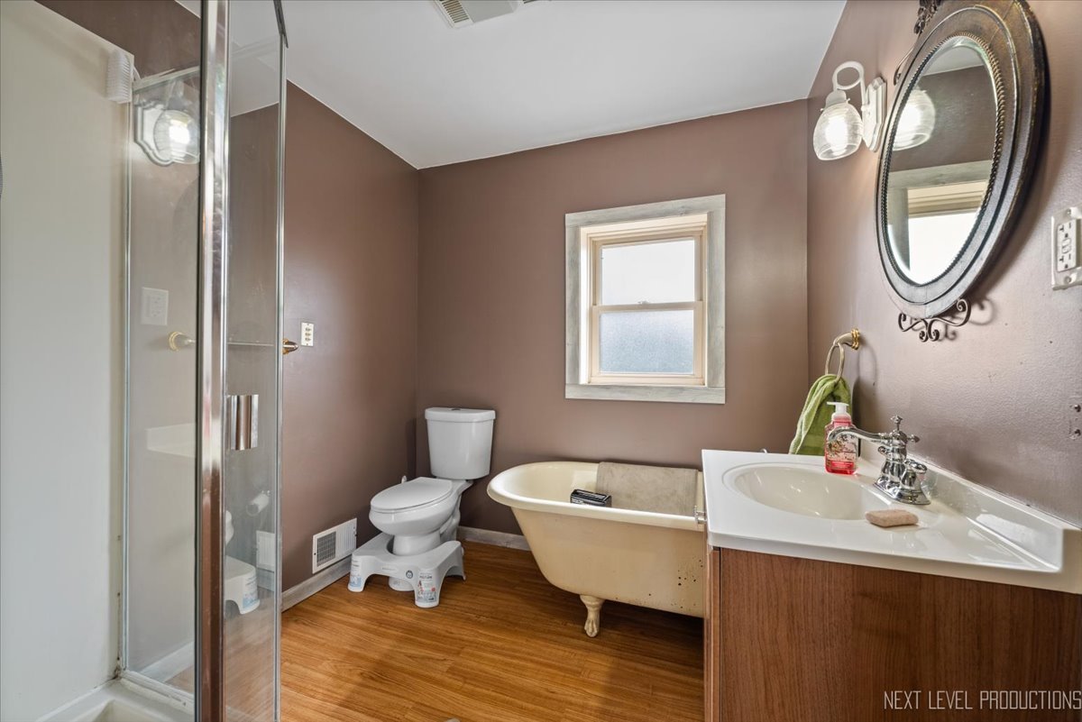 194 N May Street, Hinckley, IL 60520