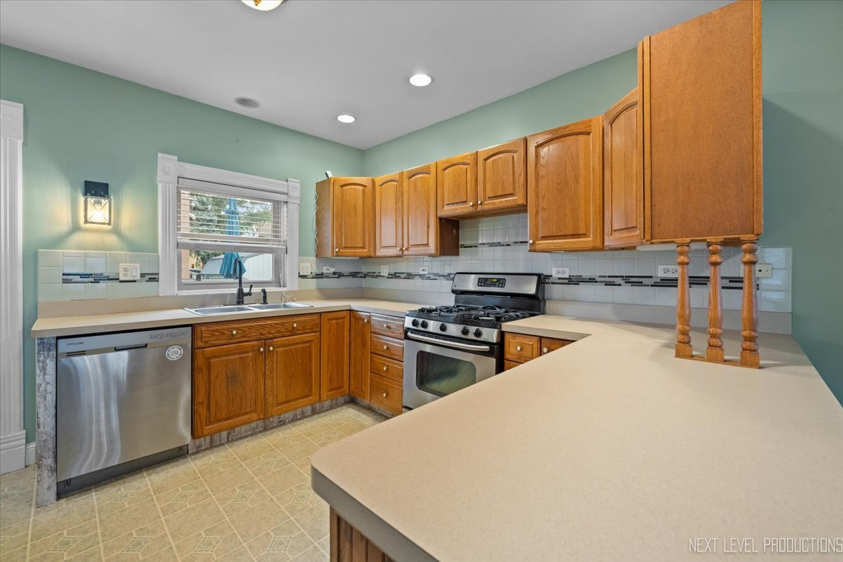 194 N May Street, Hinckley, IL 60520