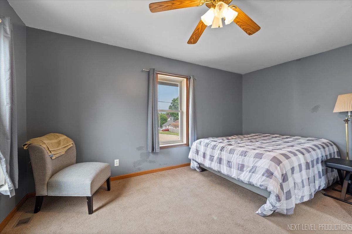 194 N May Street, Hinckley, IL 60520