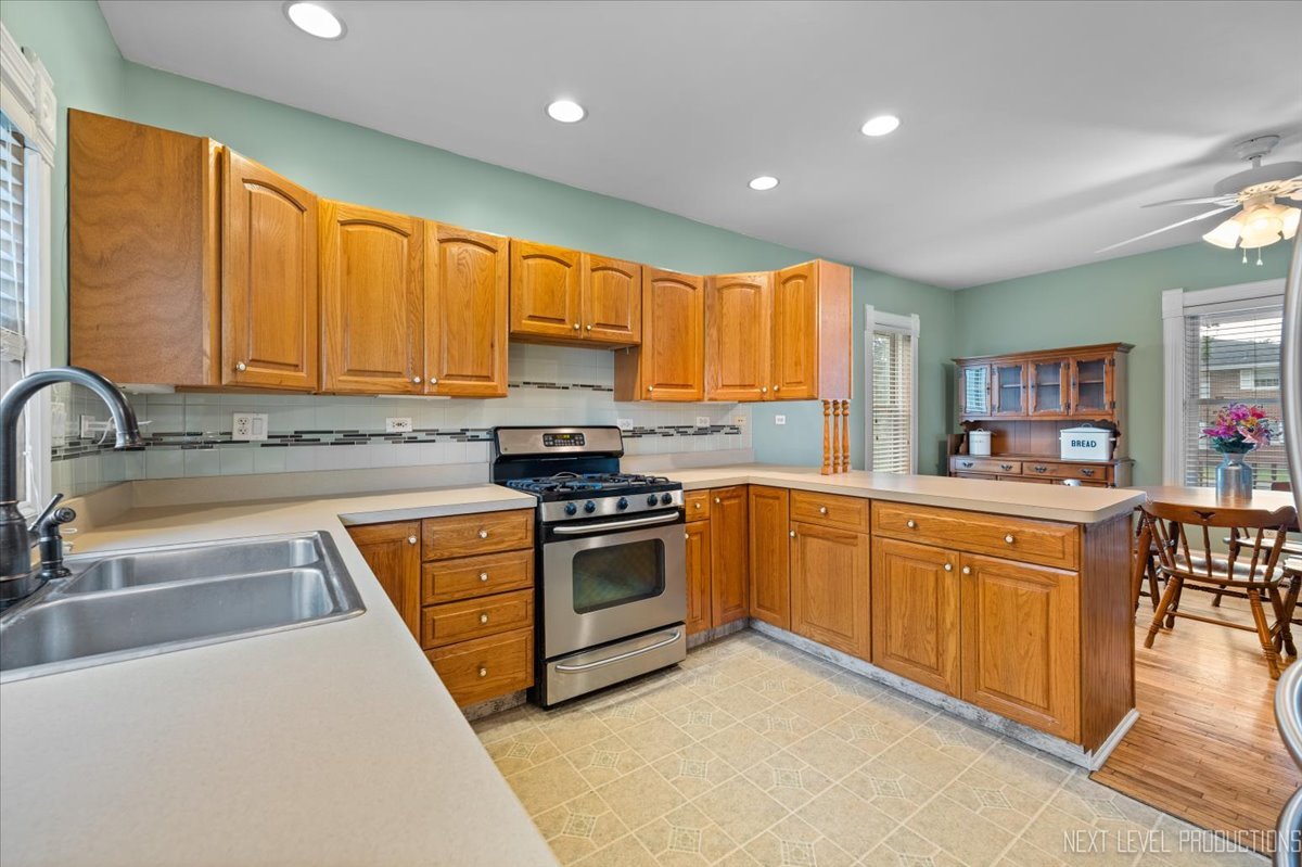 194 N May Street, Hinckley, IL 60520