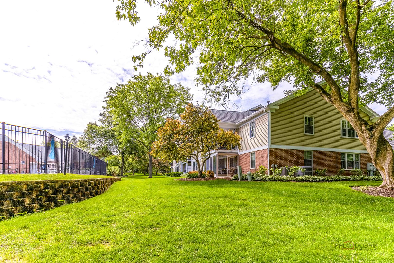 1405 Apricot Court #D, Mount Prospect, IL 60056