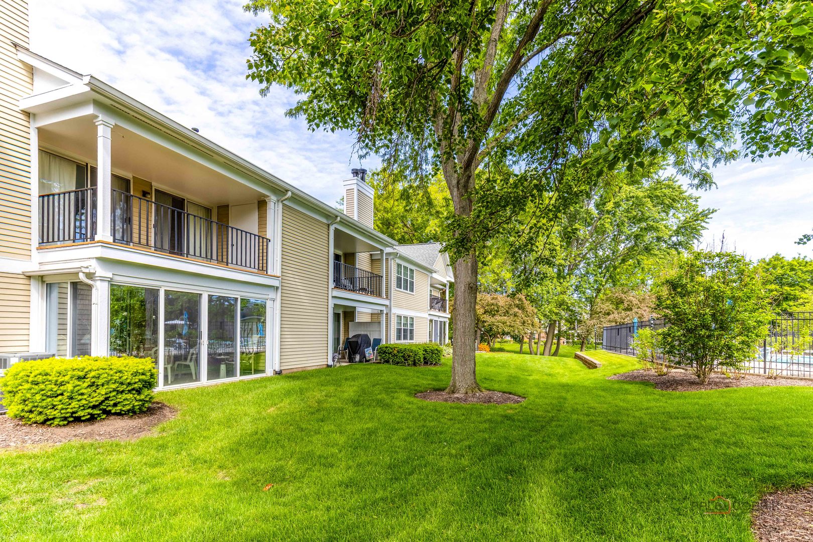 1405 Apricot Court #D, Mount Prospect, IL 60056