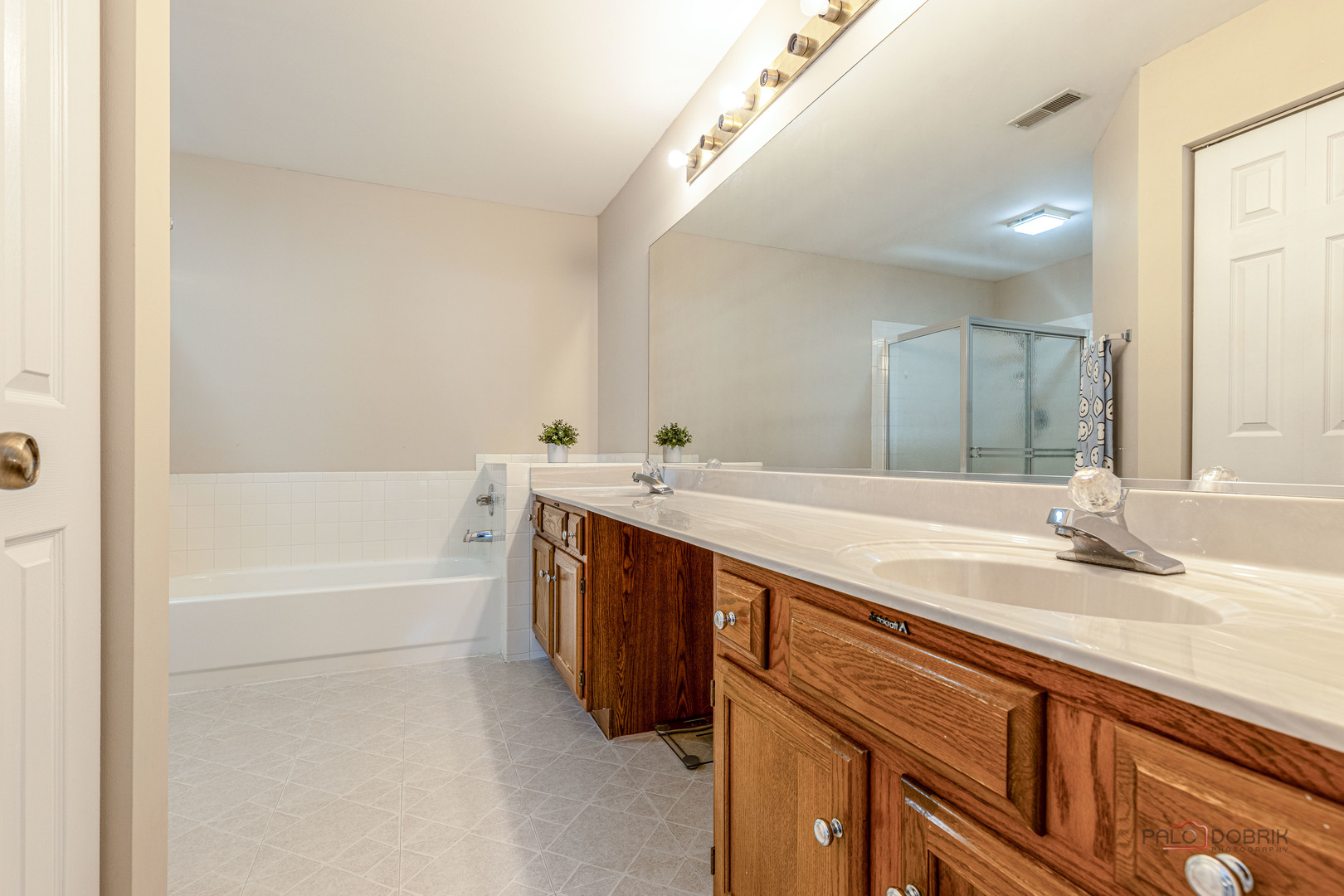 1405 Apricot Court #D, Mount Prospect, IL 60056