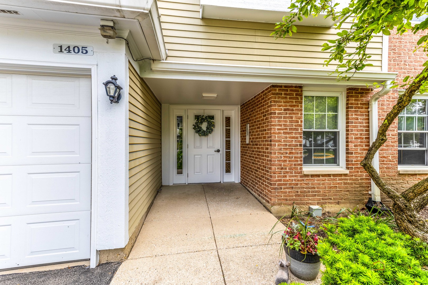 1405 Apricot Court #D, Mount Prospect, IL 60056