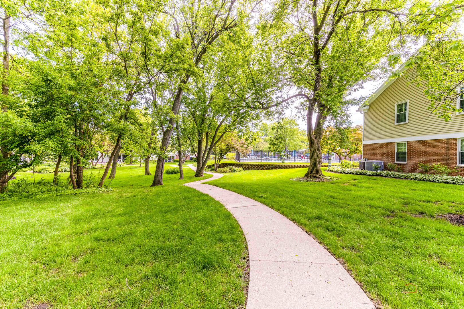 1405 Apricot Court #D, Mount Prospect, IL 60056