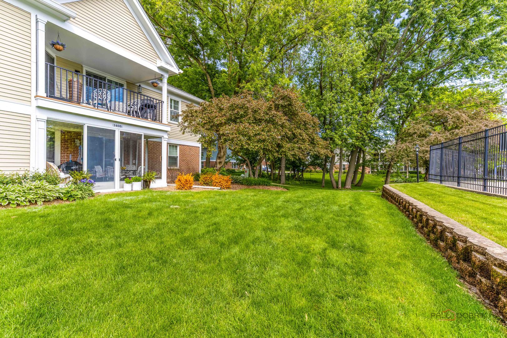1405 Apricot Court #D, Mount Prospect, IL 60056