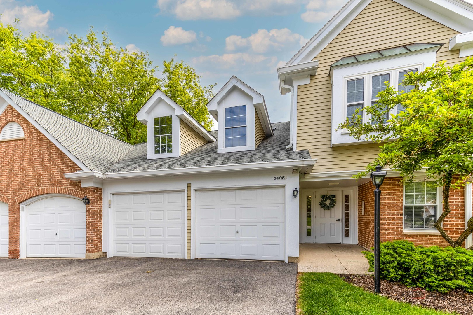 1405 Apricot Court #D, Mount Prospect, IL 60056