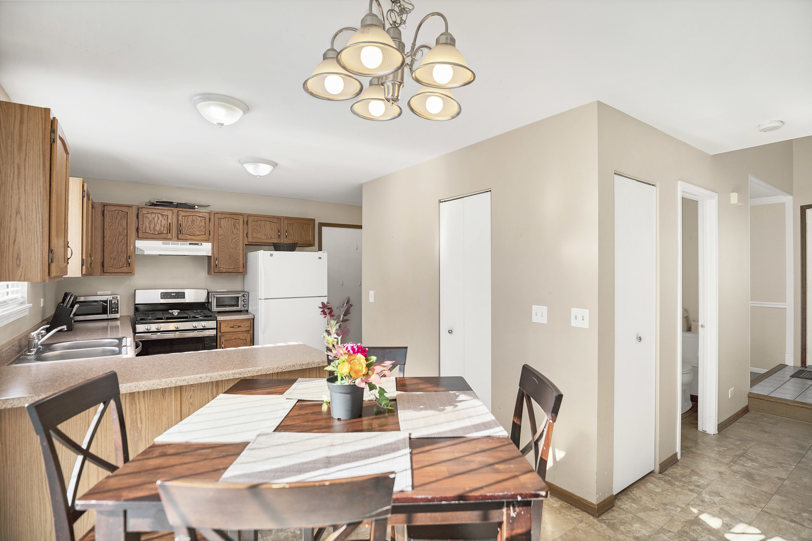 769 White Pine Circle, Lake In The Hills, IL 60156