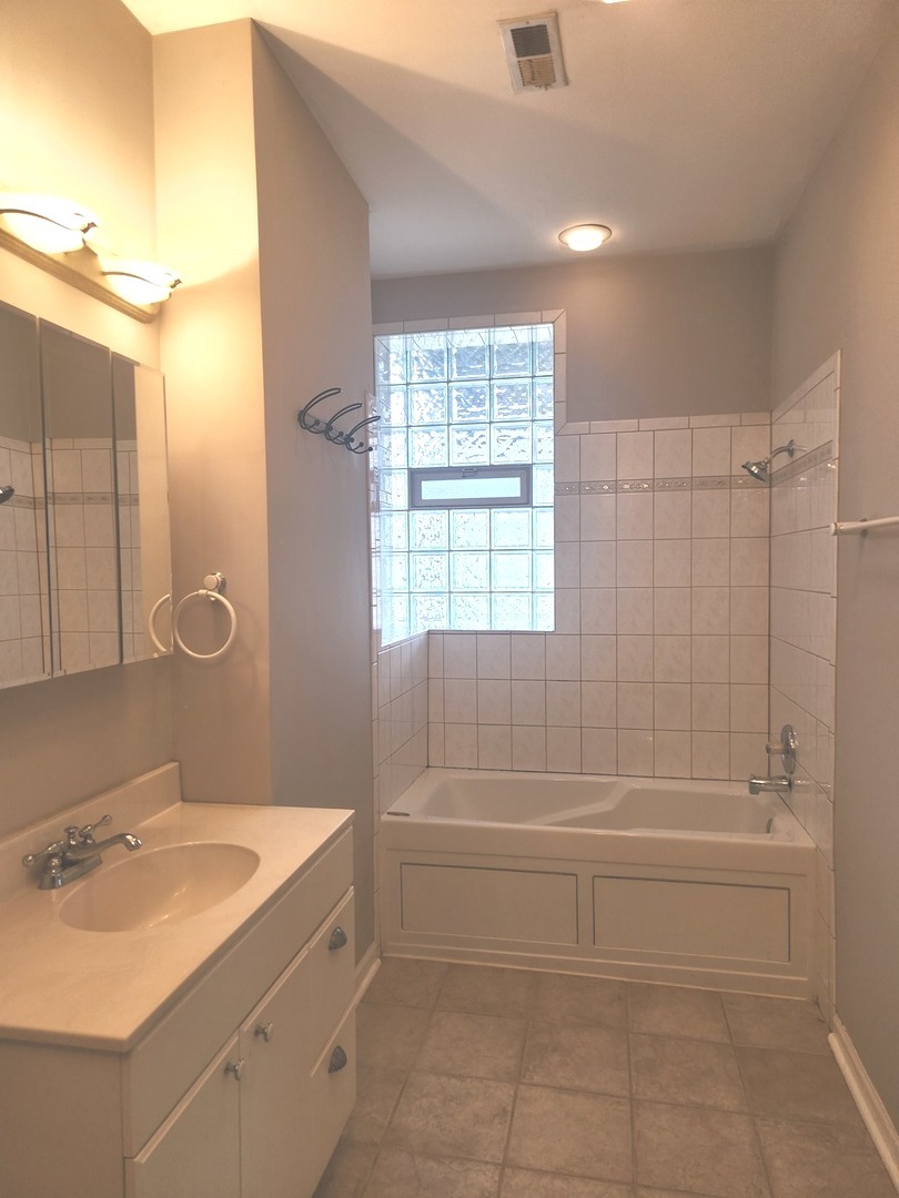 2109 W Polk Street #2, Chicago, IL 60612