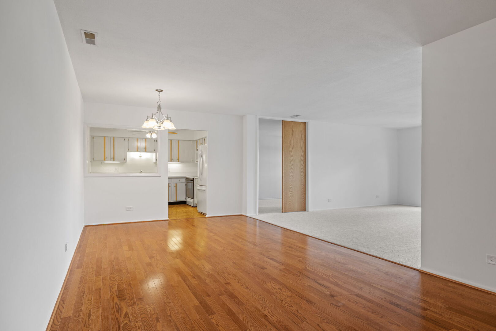 1501 Darien Lake Drive #305, Darien, IL 60561