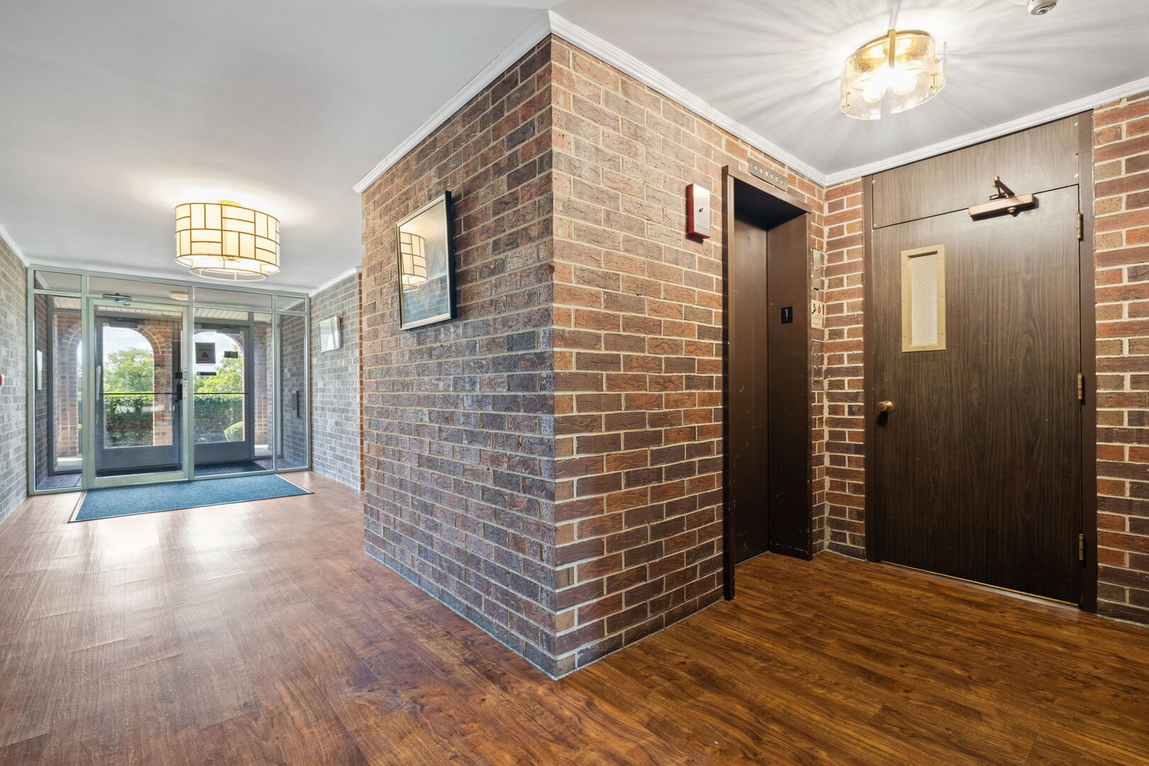 1501 Darien Lake Drive #305, Darien, IL 60561