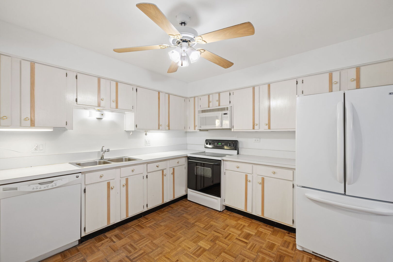 1501 Darien Lake Drive #305, Darien, IL 60561