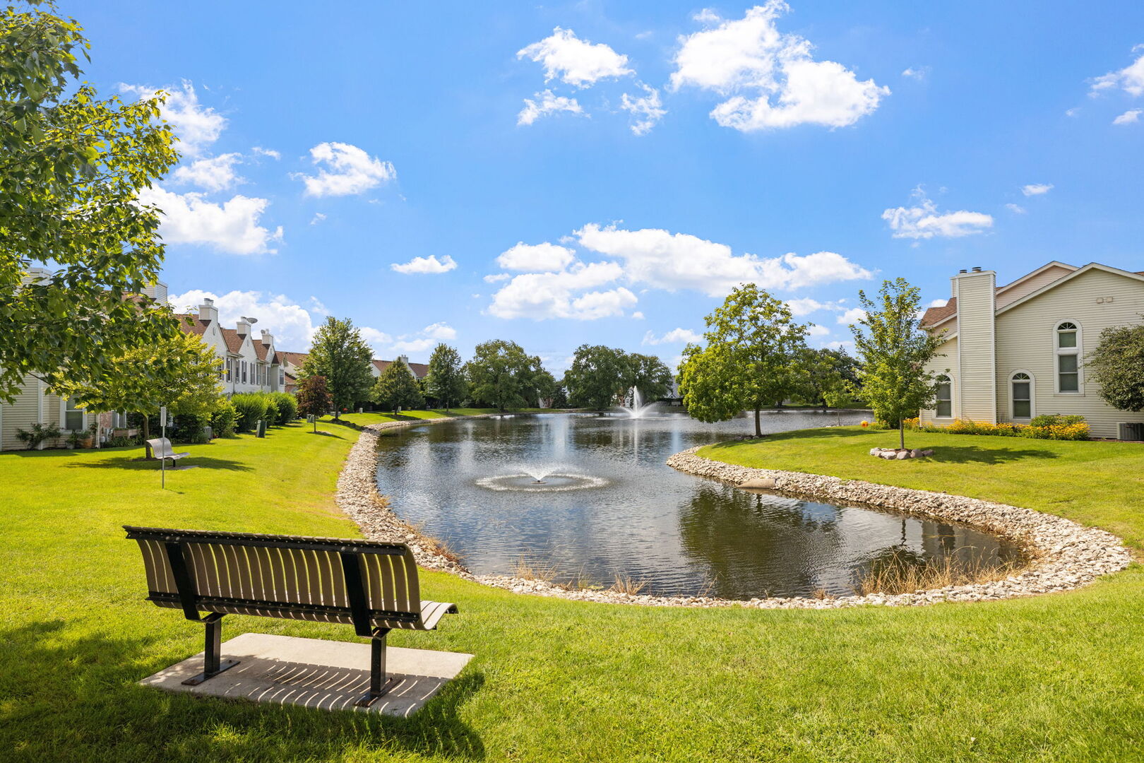 1501 Darien Lake Drive #305, Darien, IL 60561
