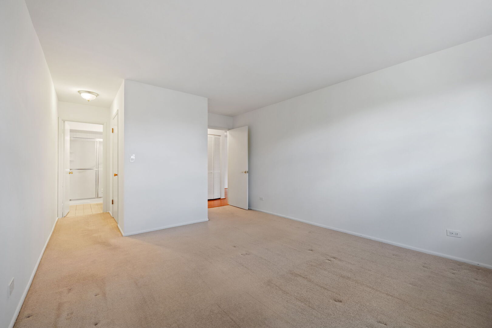 1501 Darien Lake Drive #305, Darien, IL 60561