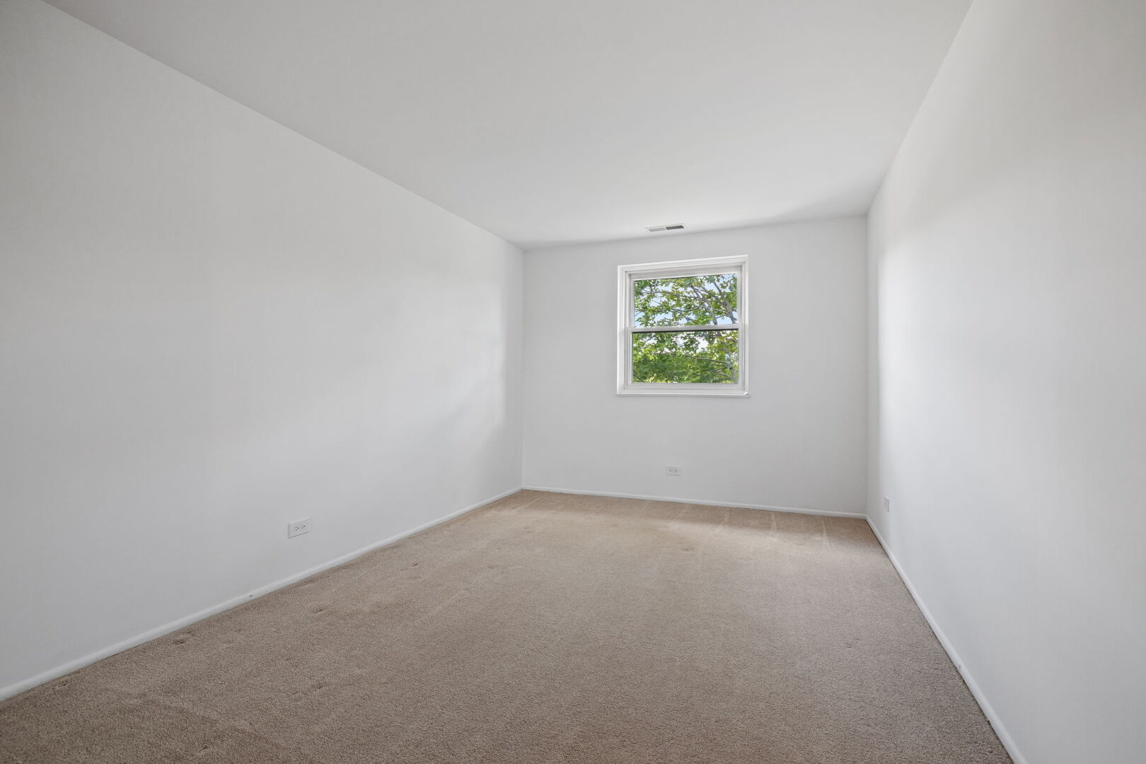 1501 Darien Lake Drive #305, Darien, IL 60561