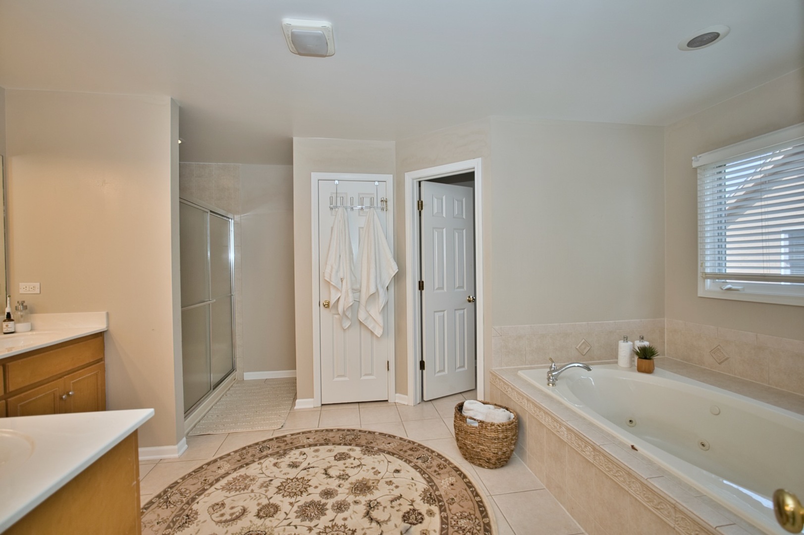 3947 Bluejay Lane, Naperville, IL 60564