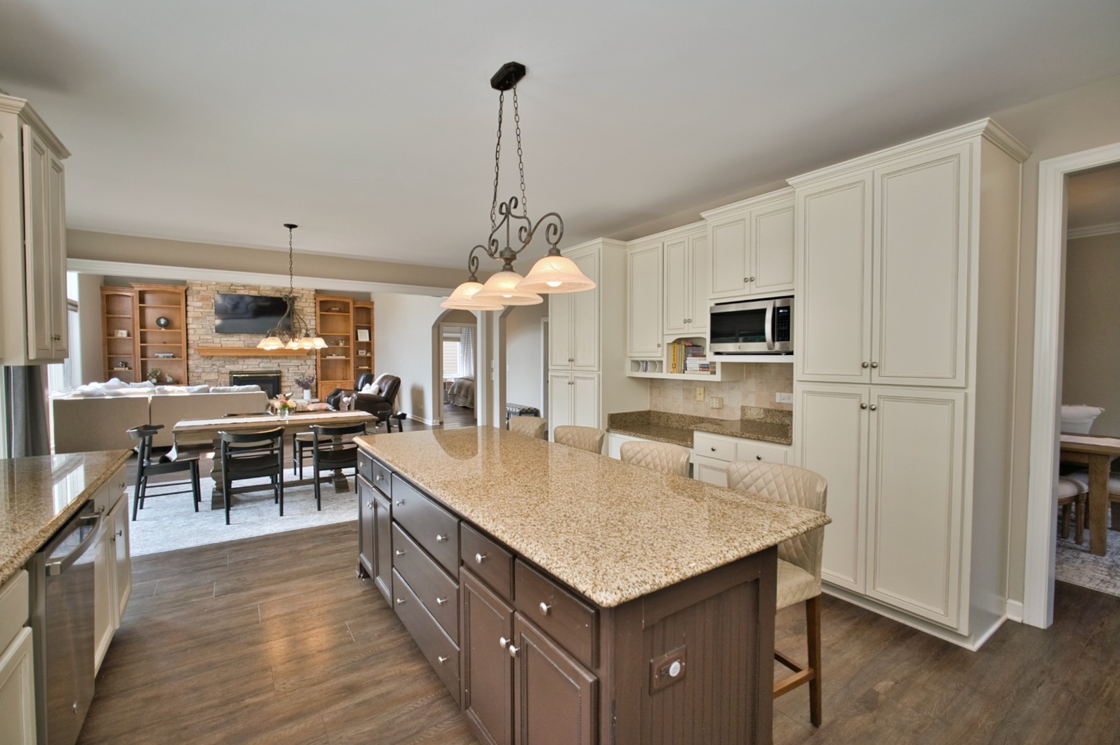 3947 Bluejay Lane, Naperville, IL 60564