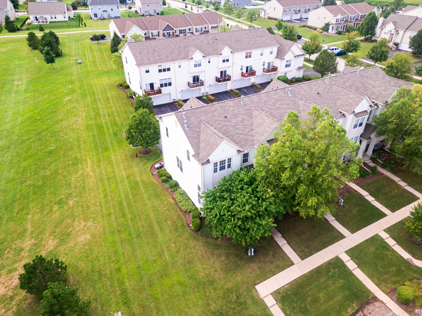 1150 Kilbery Lane, North Aurora, IL 60542