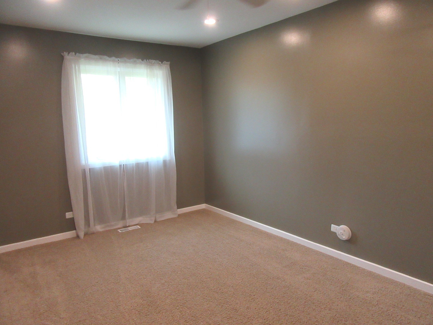 30W274 Bedford Lane, Warrenville, IL 60555