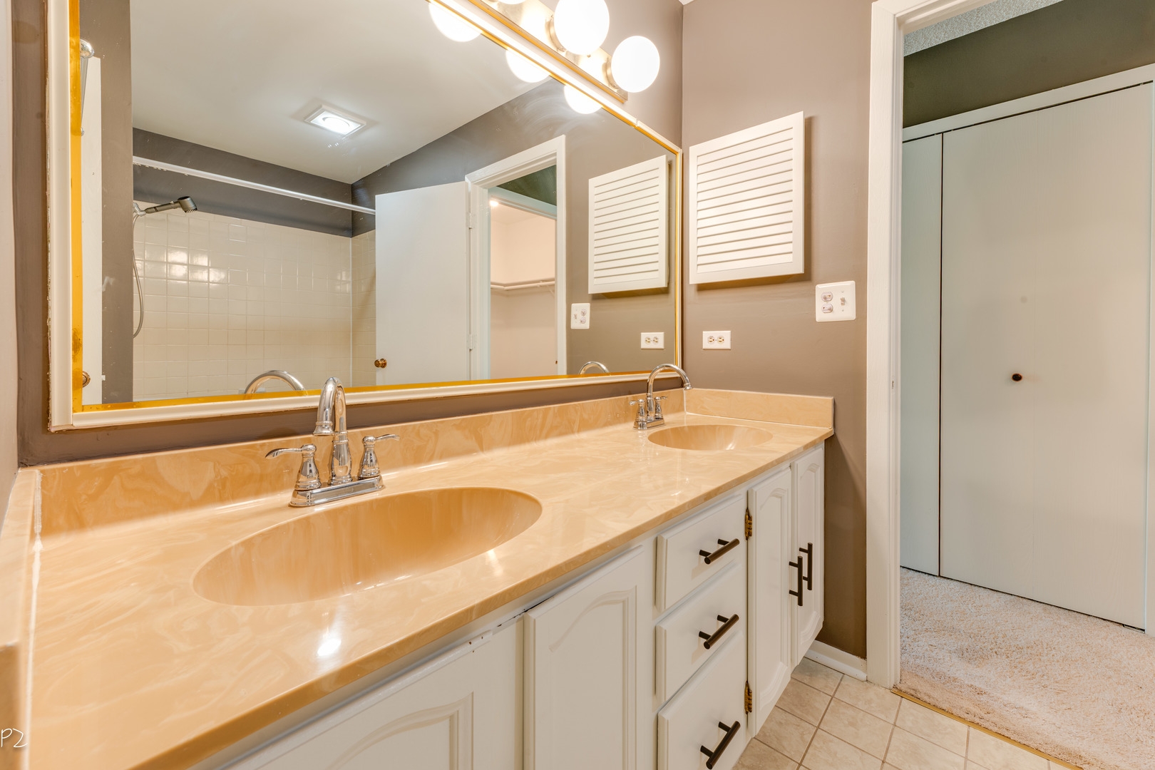 5S565 Paxton Drive #H, Naperville, IL 60563