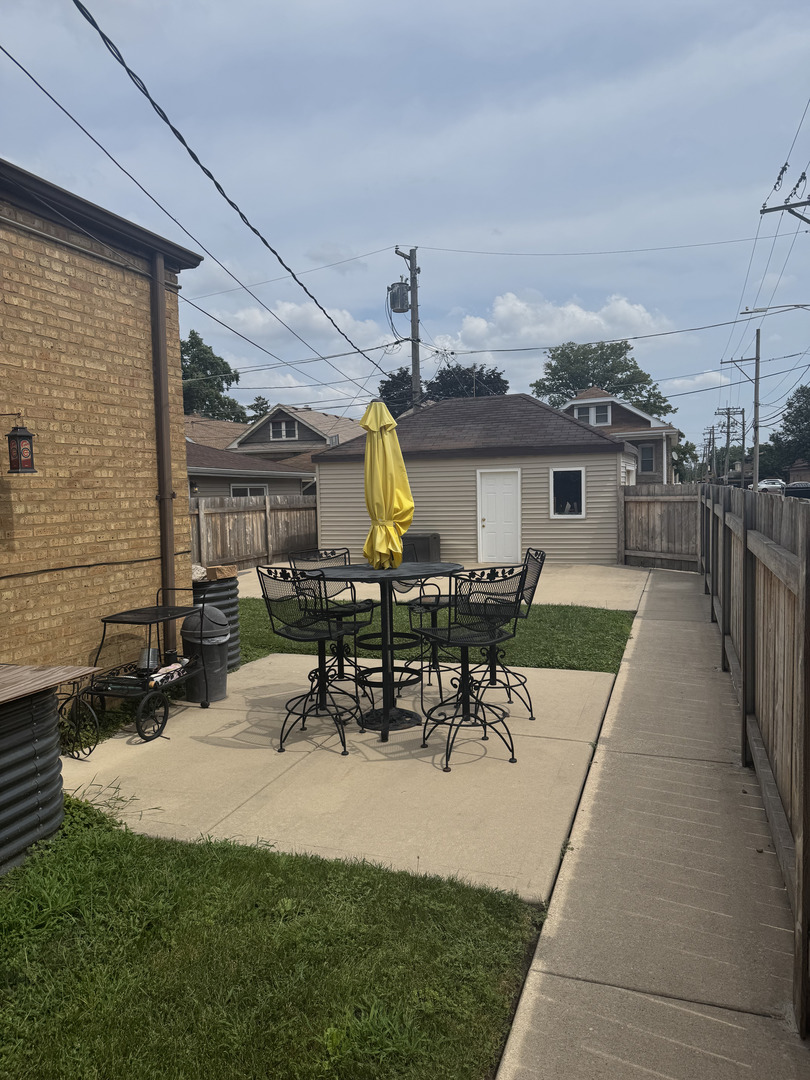 2527 Keystone Avenue, North Riverside, IL 60546