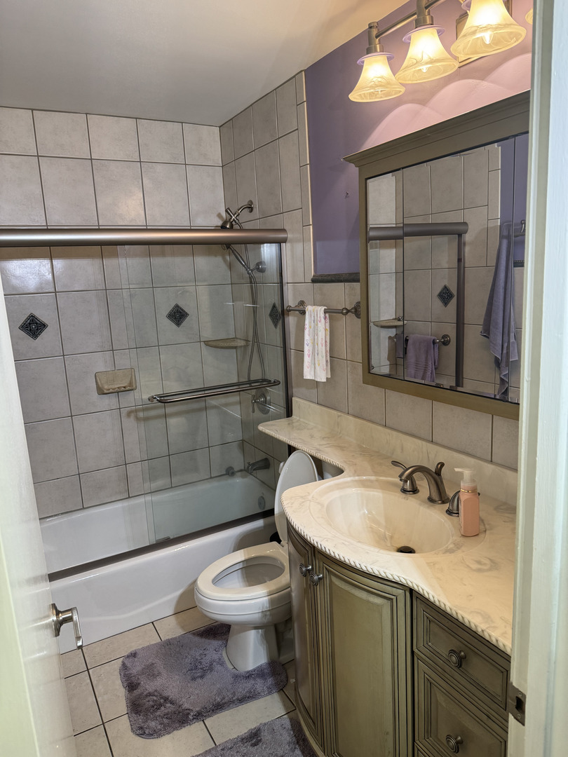 2527 Keystone Avenue, North Riverside, IL 60546