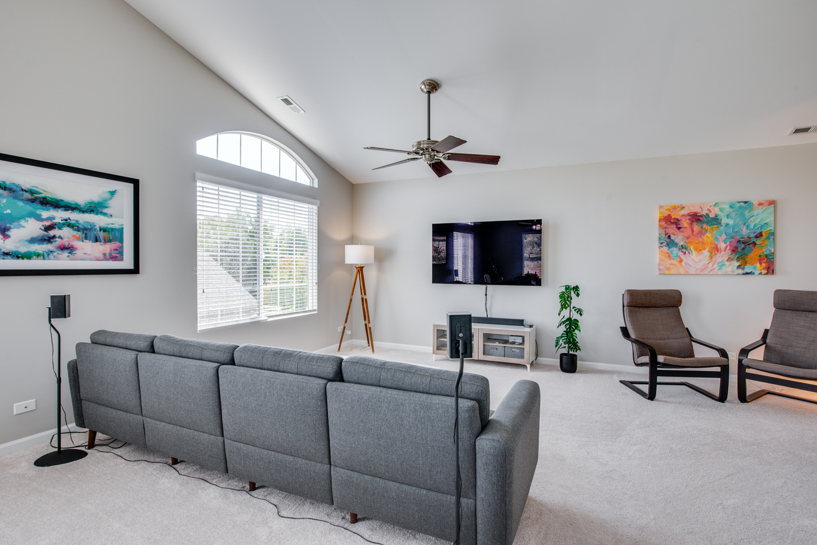2216 Summerlin Drive, Aurora, IL 60503