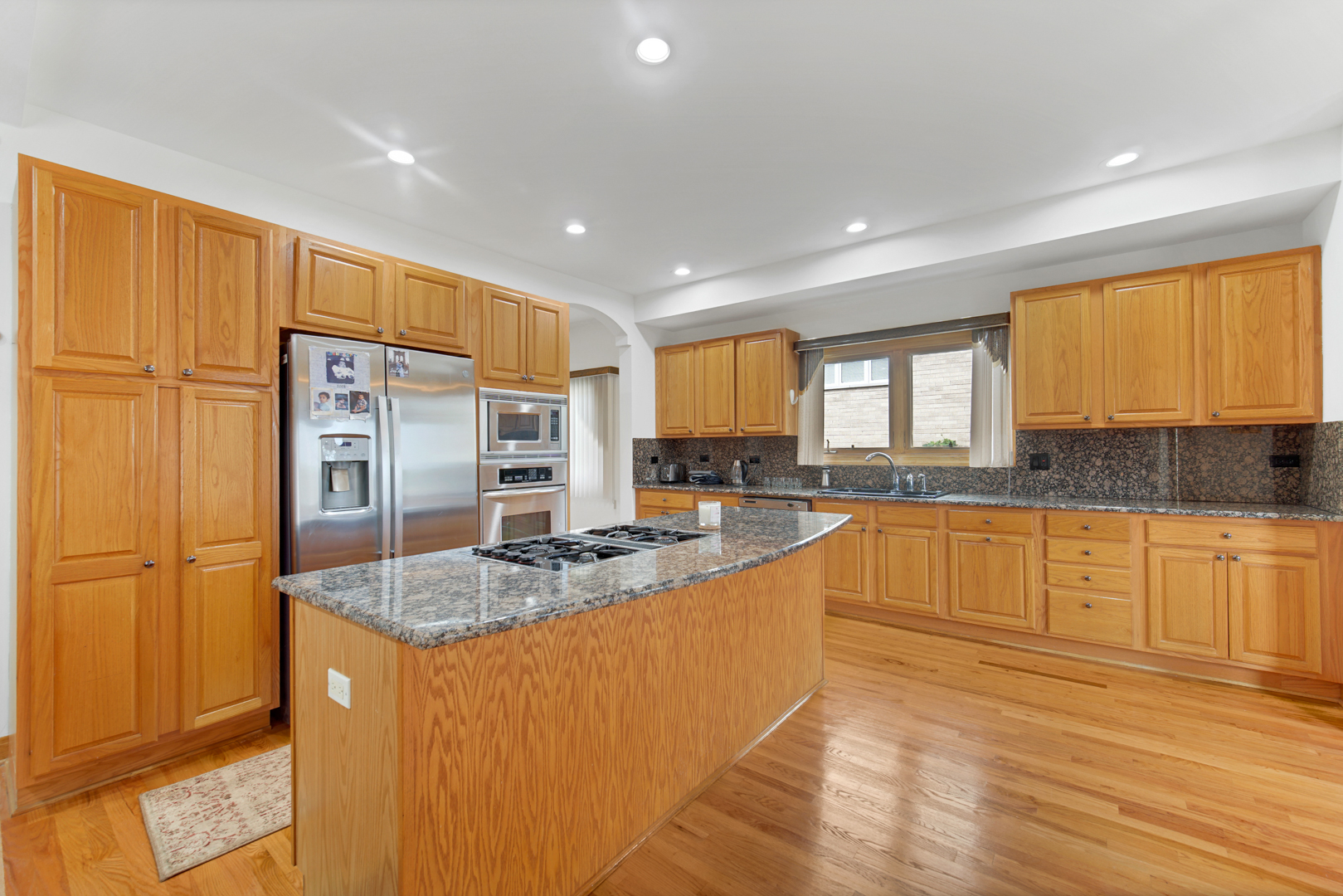 9131 Delphia Avenue, Des Plaines, IL 60016