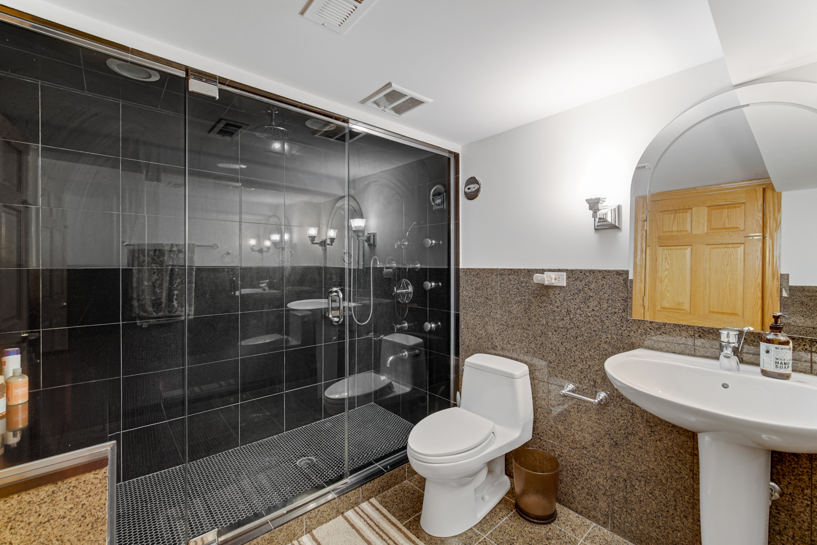 9131 Delphia Avenue, Des Plaines, IL 60016