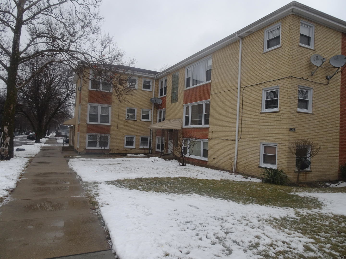 7256 W Belmont Avenue #2N, Chicago, IL 60634