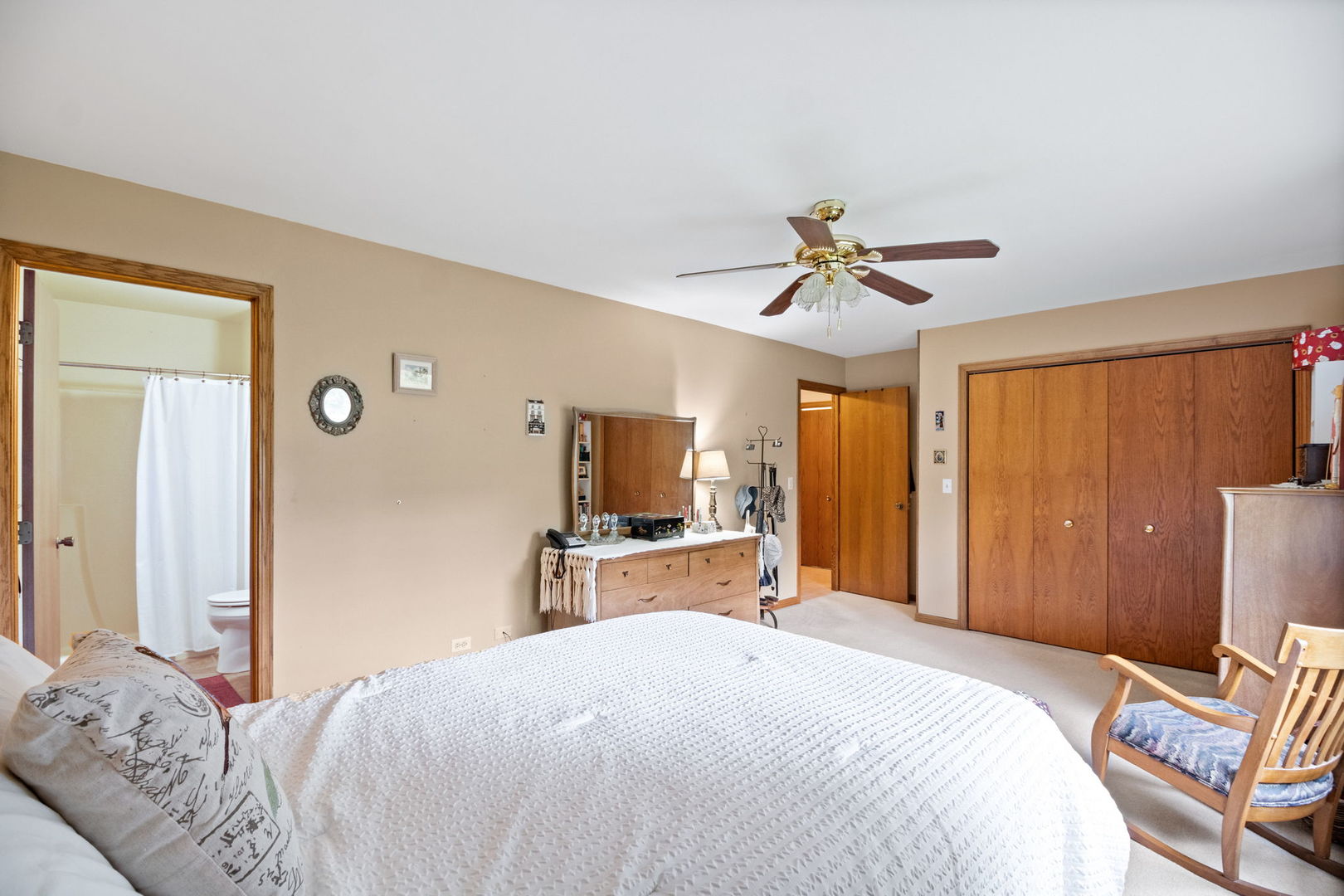 1489 Lake Holiday Drive, Lake Holiday, IL 60548