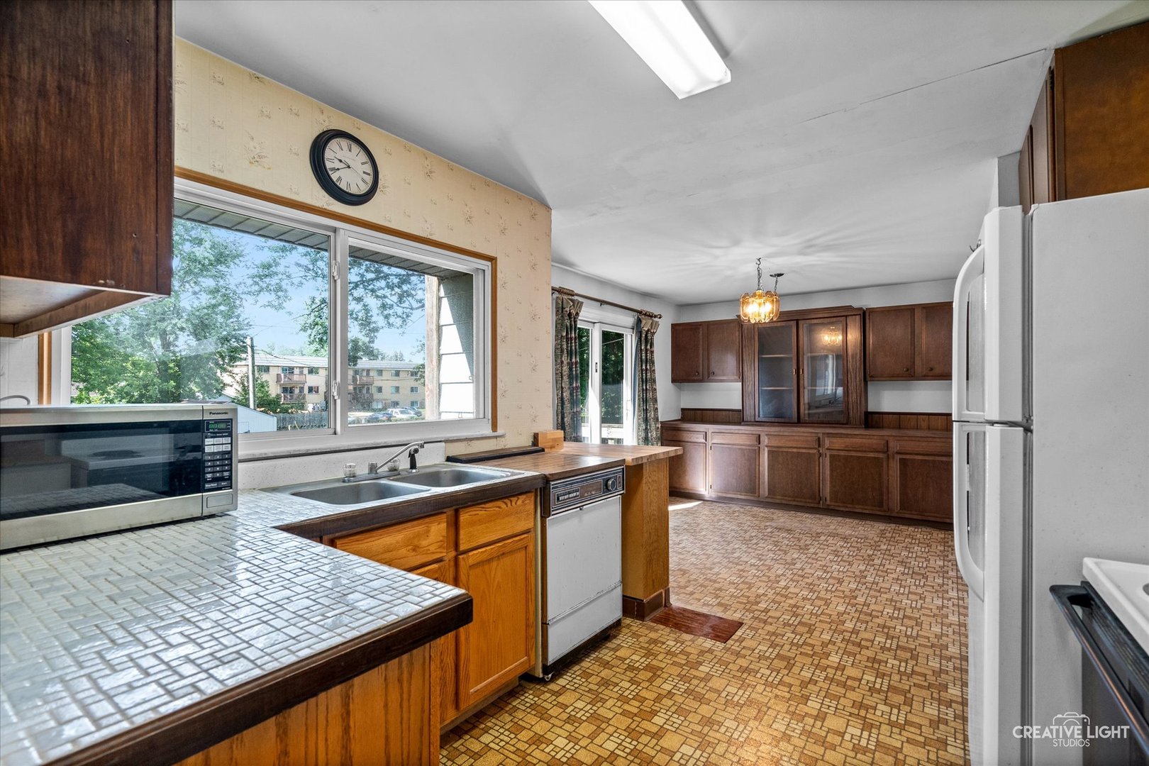 910 Southbridge Drive, Aurora, IL 60506