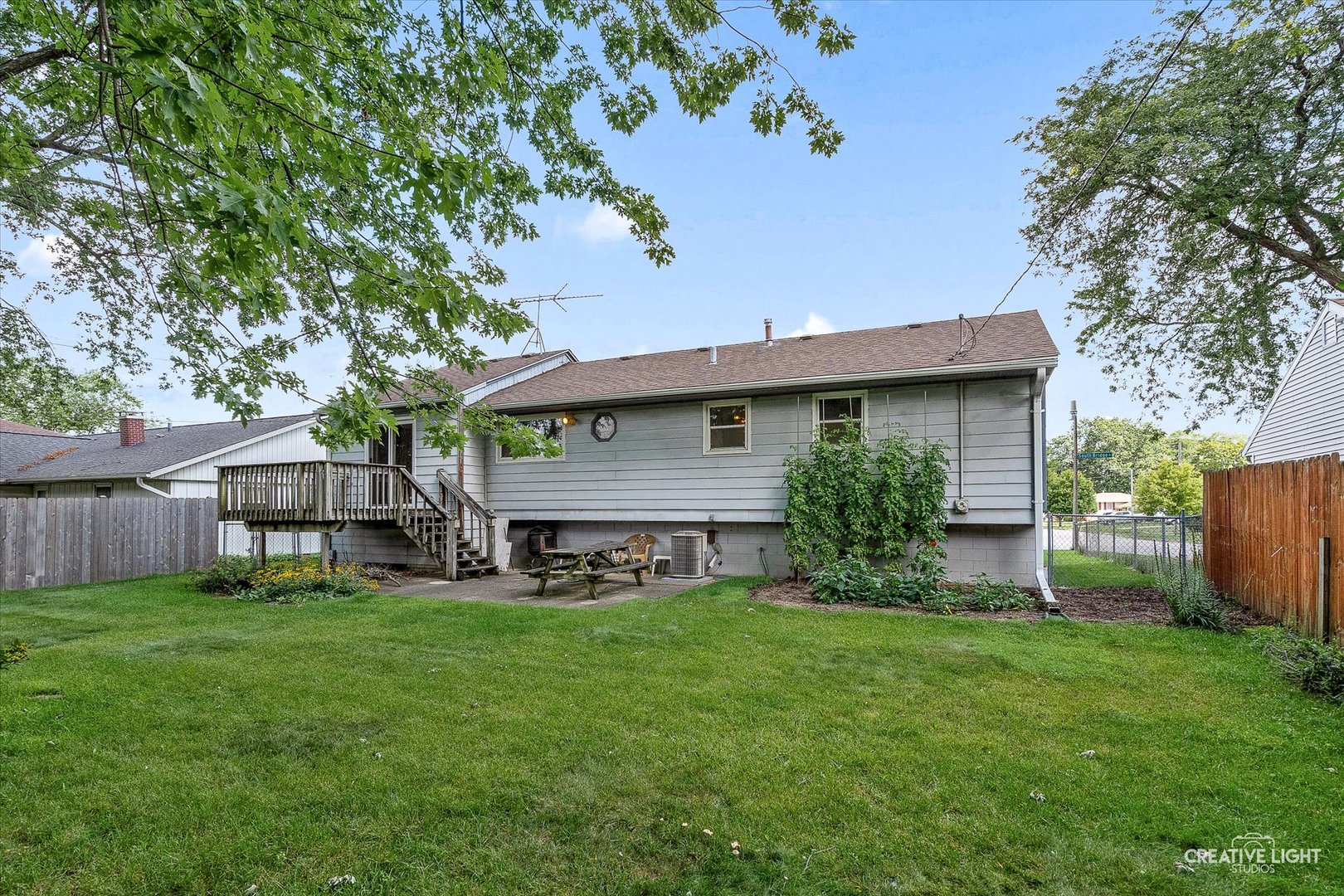 910 Southbridge Drive, Aurora, IL 60506