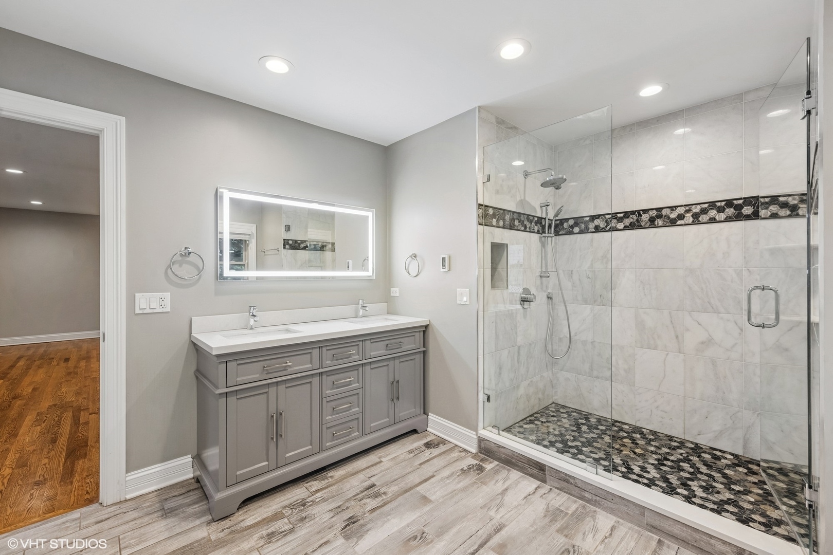 3950 Downers Drive, Downers Grove, IL 60515
