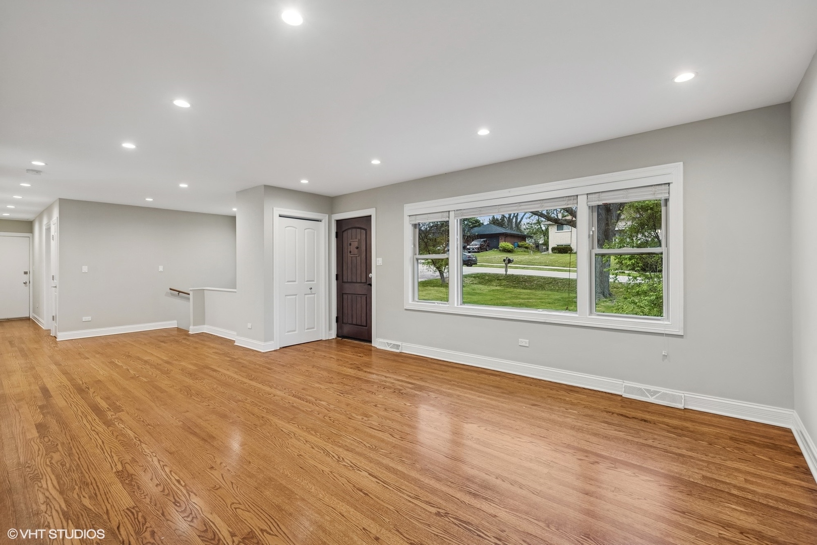 3950 Downers Drive, Downers Grove, IL 60515