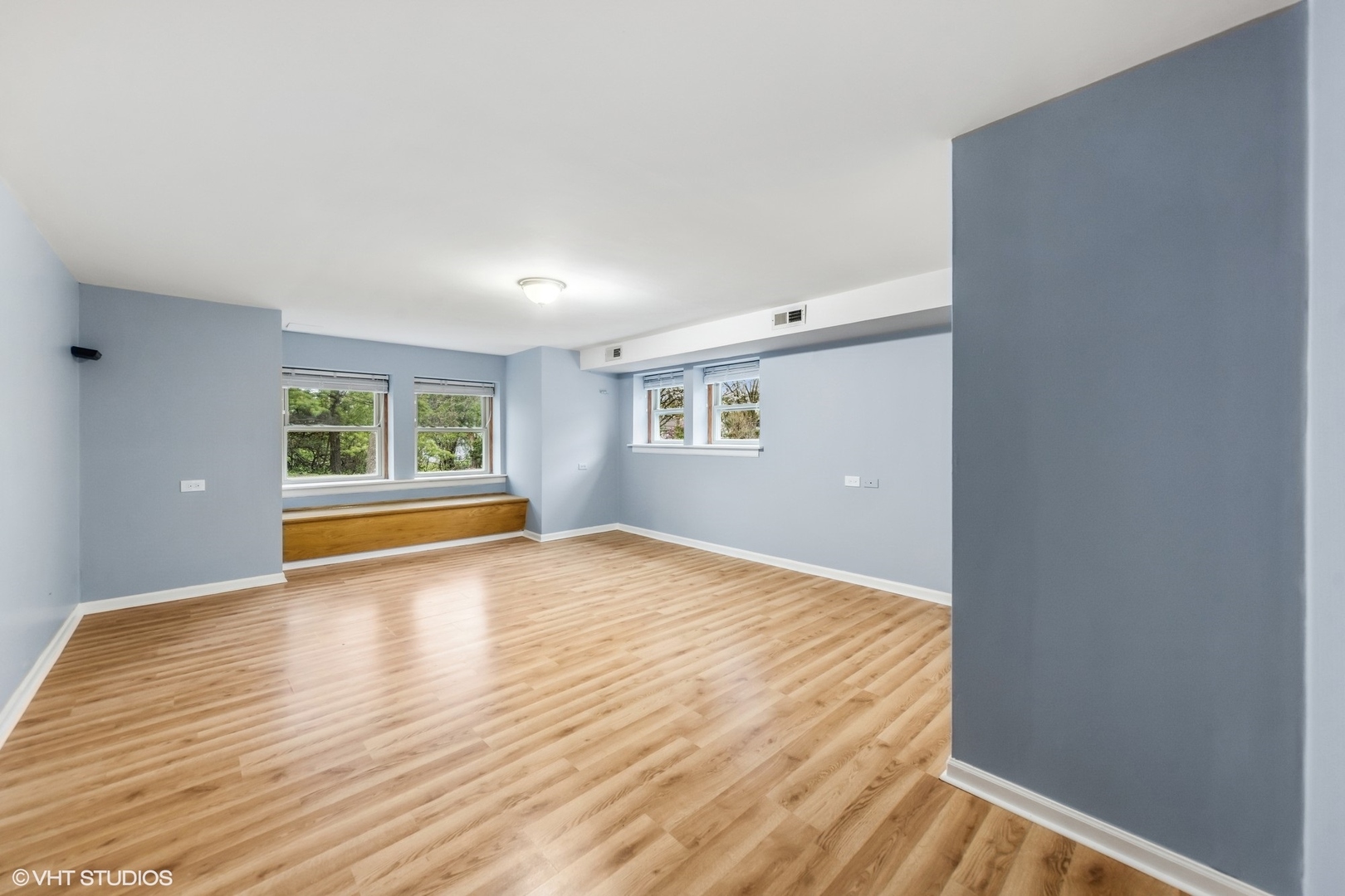 3950 Downers Drive, Downers Grove, IL 60515
