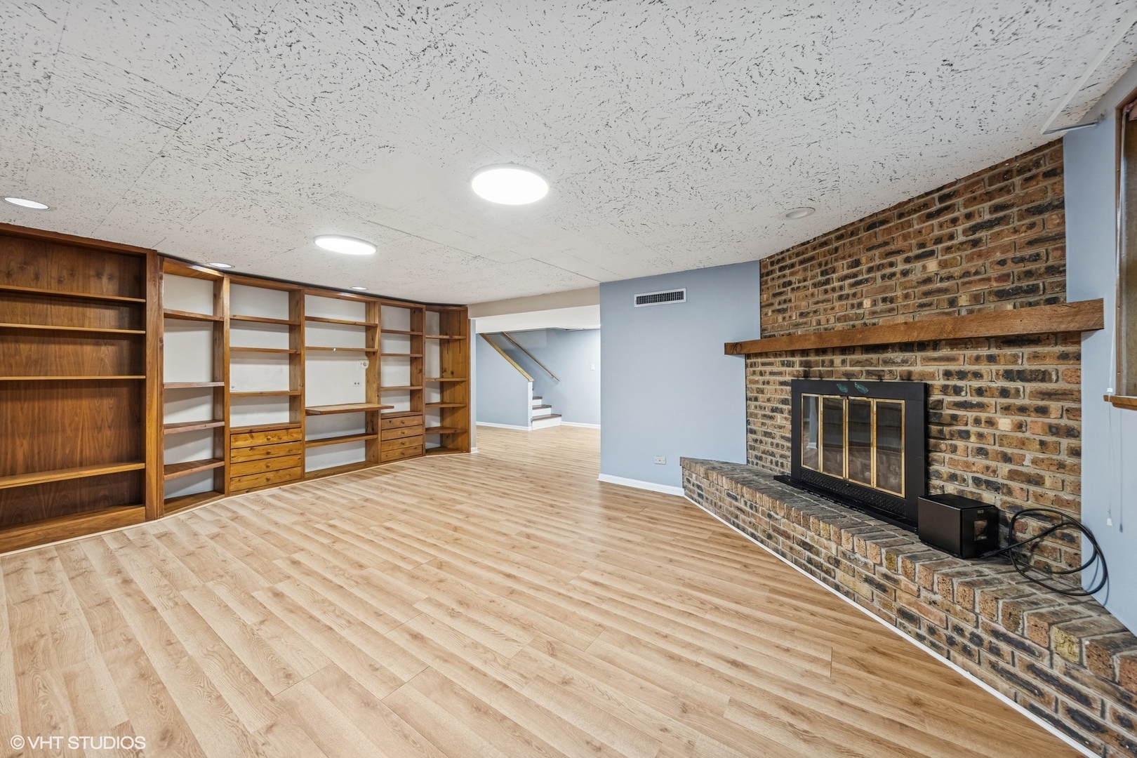 3950 Downers Drive, Downers Grove, IL 60515