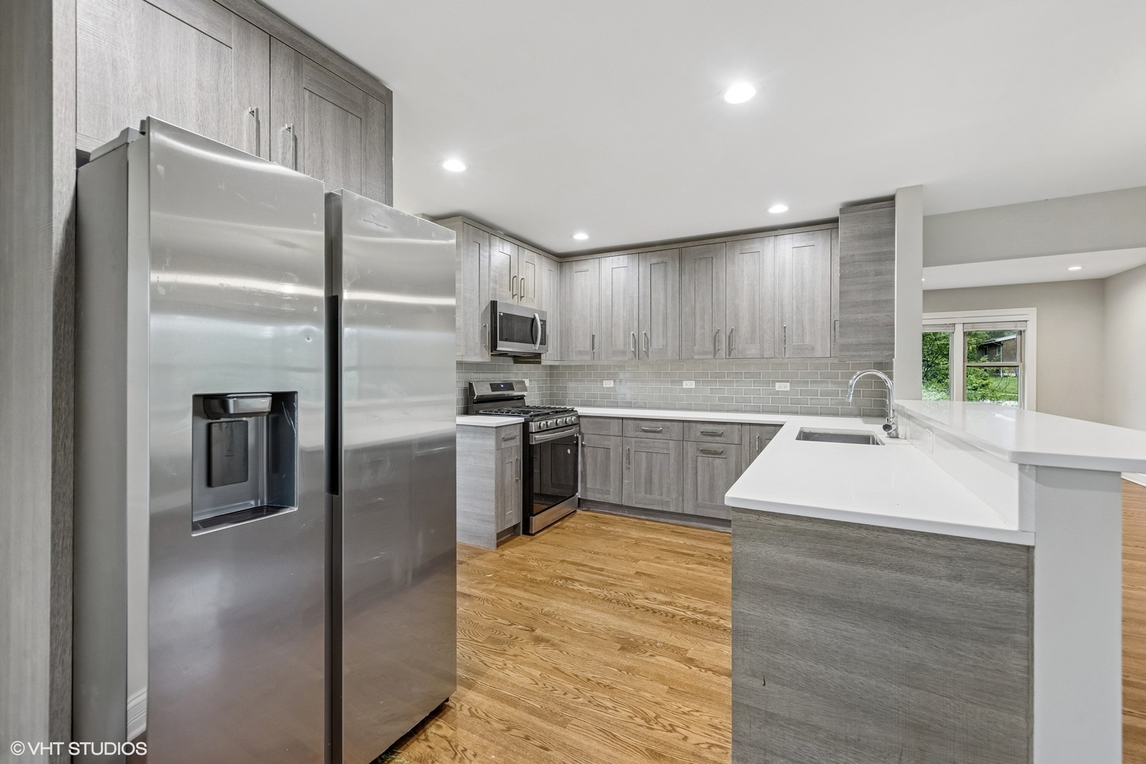 3950 Downers Drive, Downers Grove, IL 60515