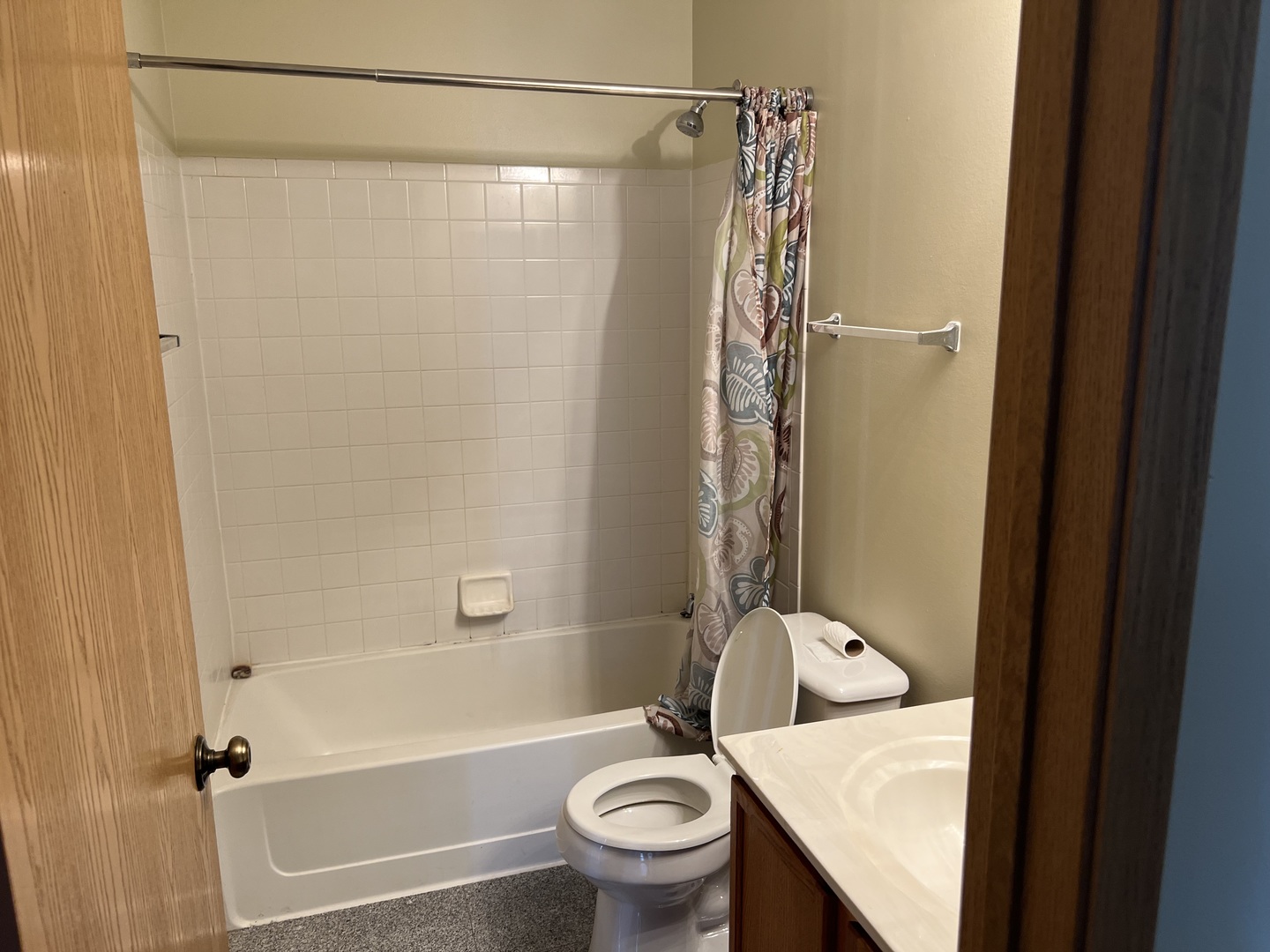 2419 SHEEHAN Drive #201, Naperville, IL 60564