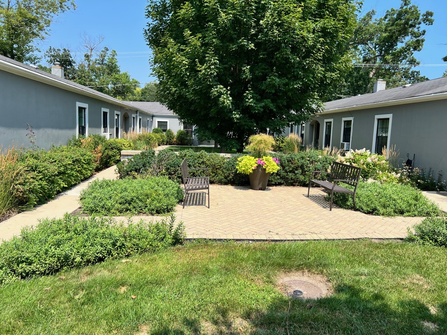 106 E Scranton Avenue #2, Lake Bluff, IL 60044