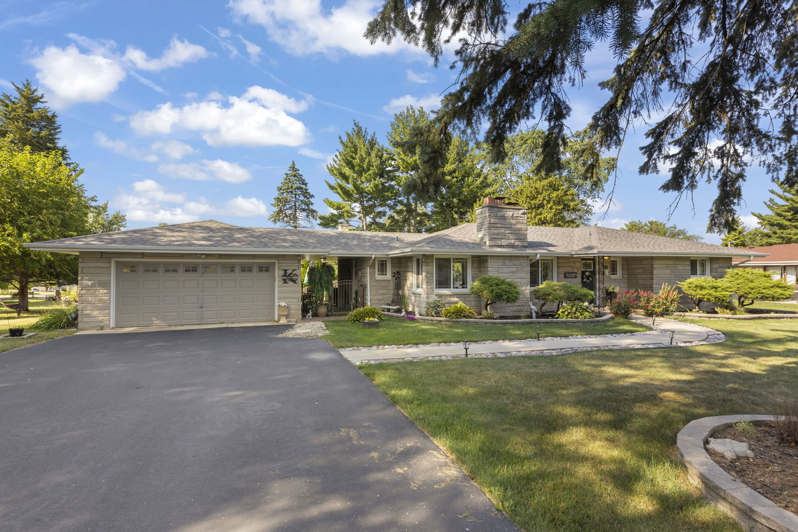 213 Redbud Drive, Joliet, IL 60433