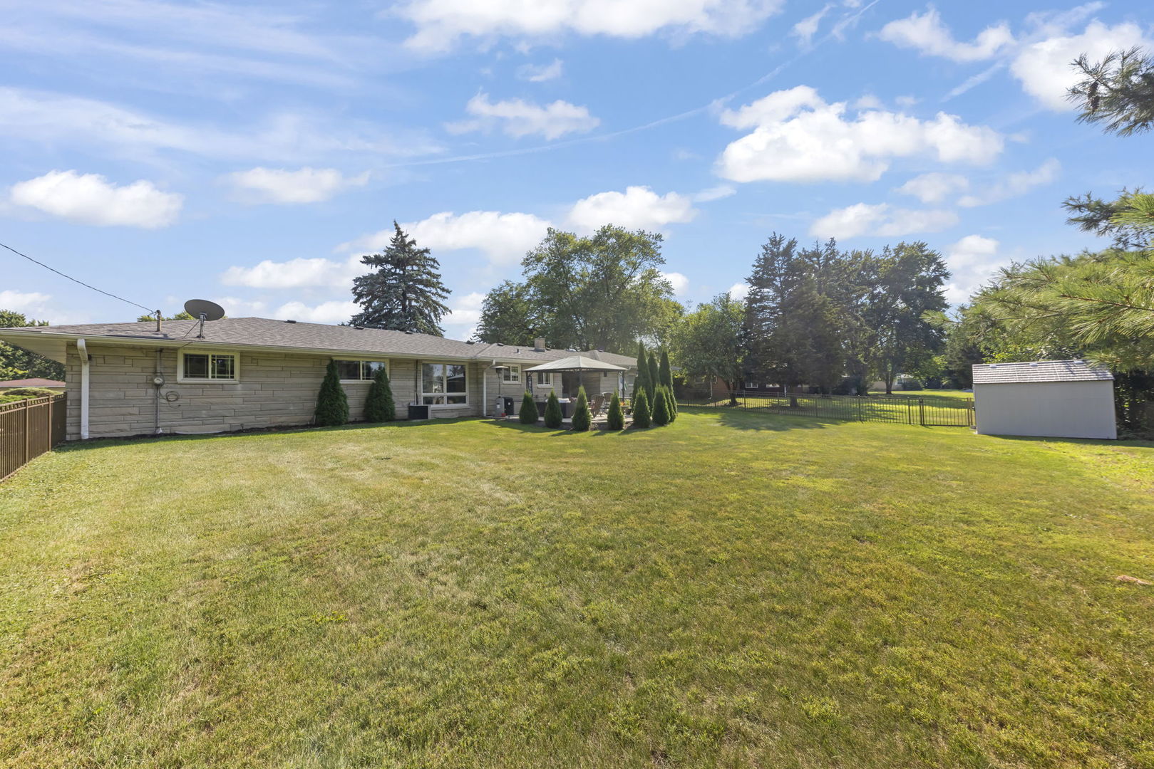 213 Redbud Drive, Joliet, IL 60433