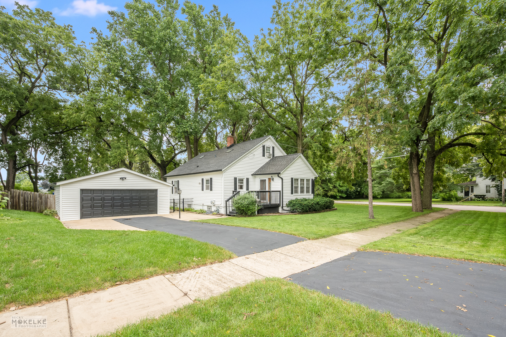 777 Prairie Street, Aurora, IL 60506