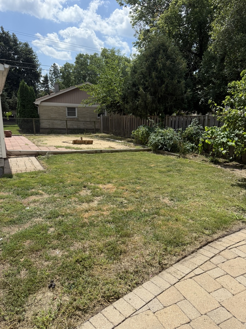 841 WILCOX Street, Mundelein, IL 60060