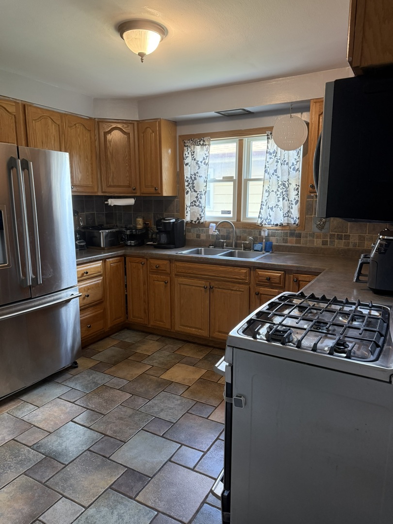 841 WILCOX Street, Mundelein, IL 60060
