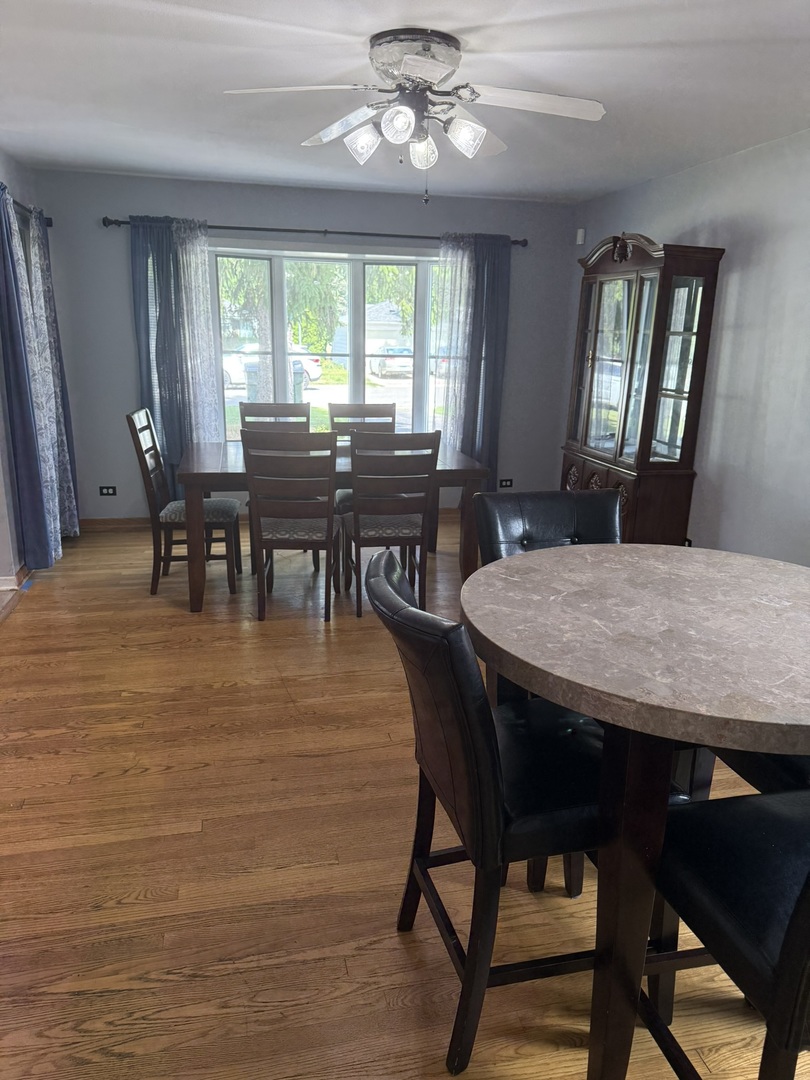 841 WILCOX Street, Mundelein, IL 60060