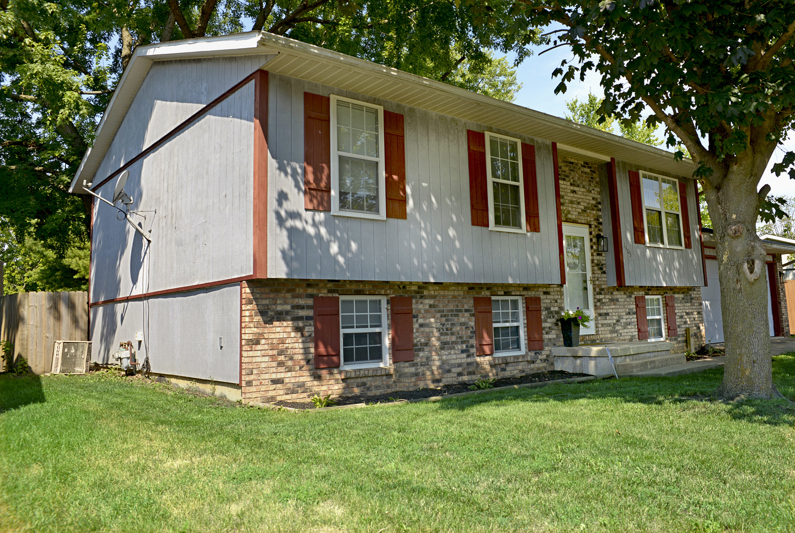 1403 Dakota Drive, Ottawa, IL 61350