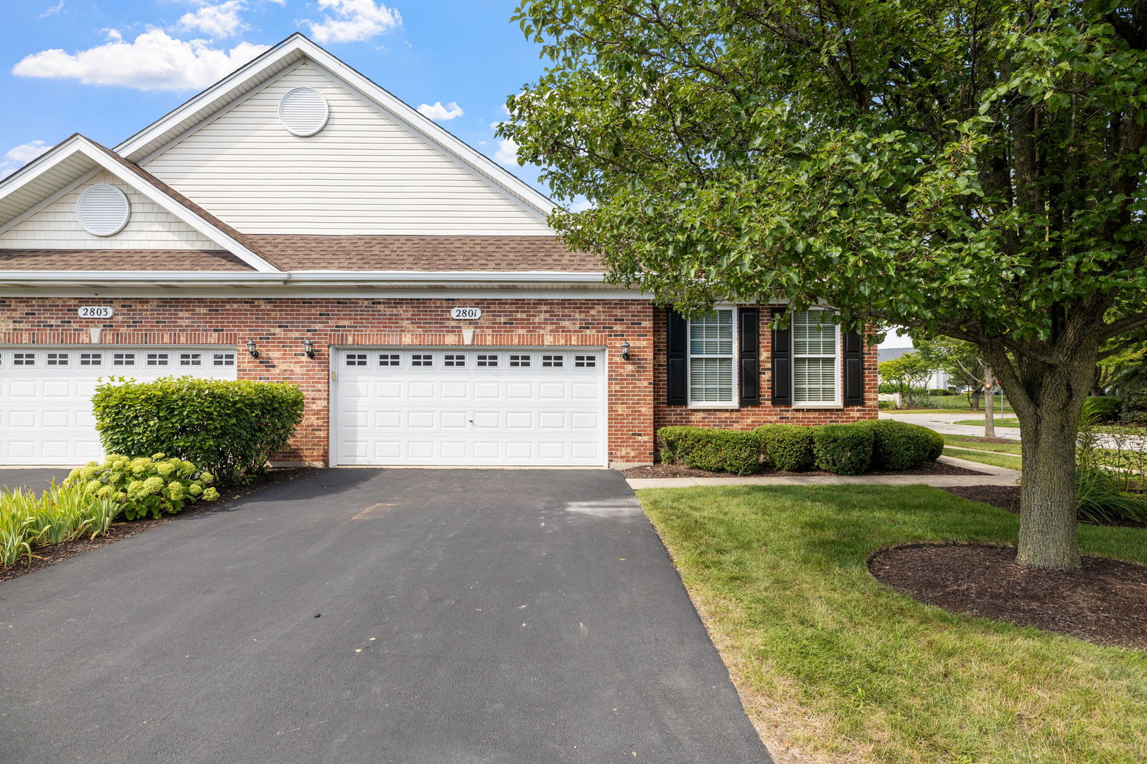 2801 Bond Circle, Naperville, IL 60563