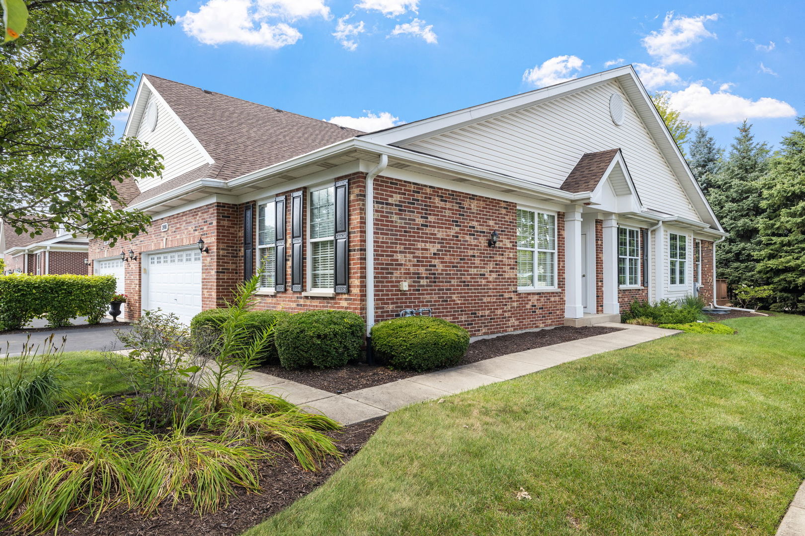 2801 Bond Circle, Naperville, IL 60563